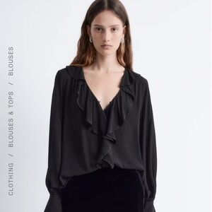 Ruffled v neck blouse small